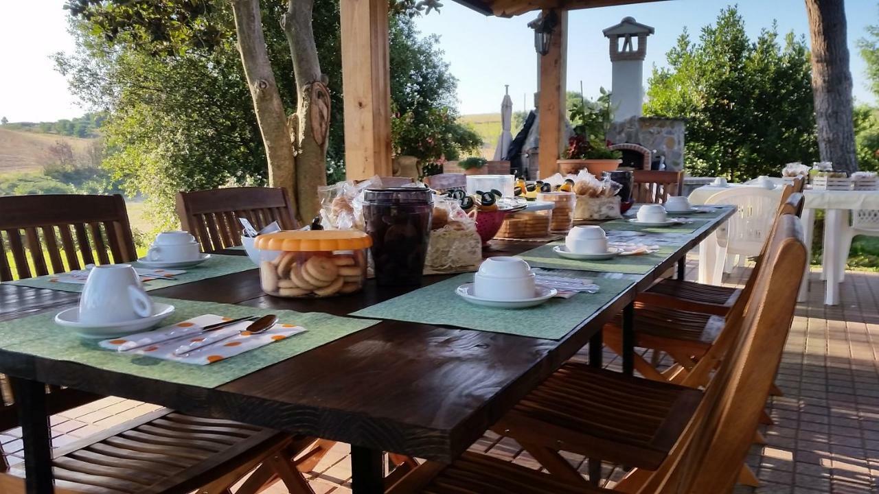 La Finestra Sul Cortile Bed & Breakfast Pomezia Eksteriør bilde